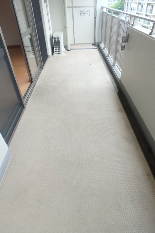 バルコニー　同間取　別号室