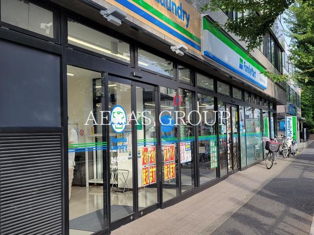 コンビニ　ファミリーマート杉並下井草一丁目店（コンビニ）まで531m