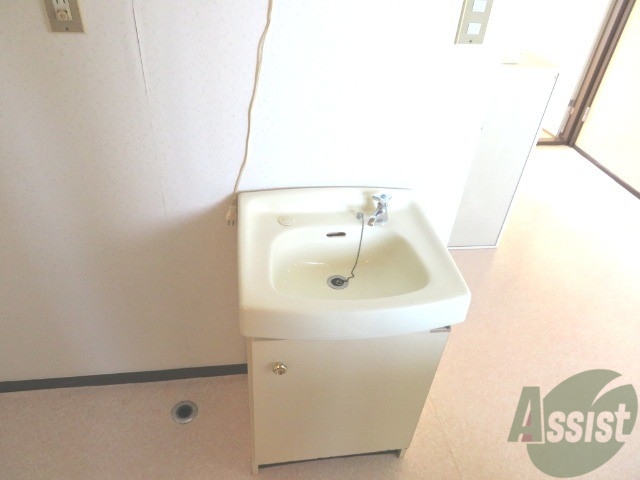 洗面設備　洗面台が有るので、朝の準備にすごく助かります。