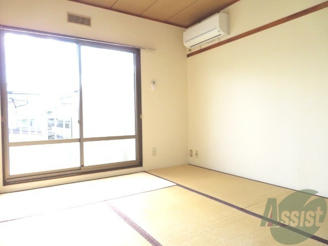 居室・リビング　リビングはこんな感じです。日が良く入り明かるいです。