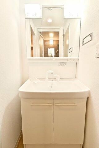 洗面設備　脱衣スペースもあります