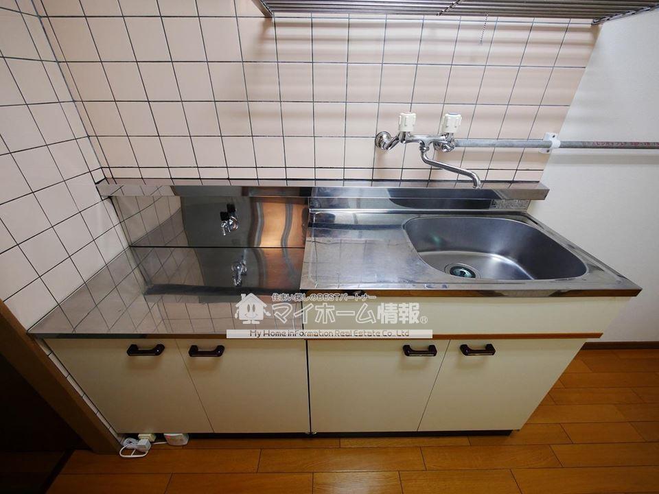 キッチン　タイルがあってお掃除ラクラク♪