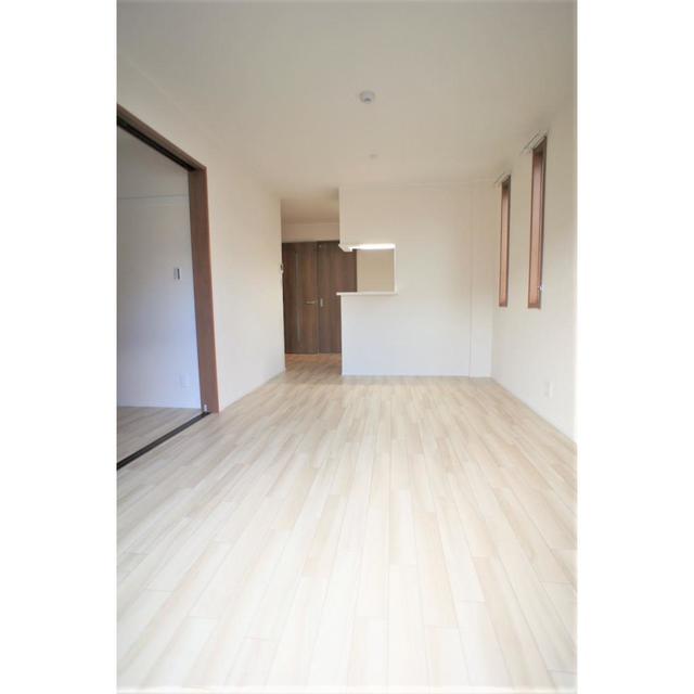 居室・リビング　室内