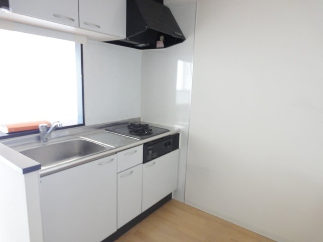 キッチン　同物件、別号室のものです。
