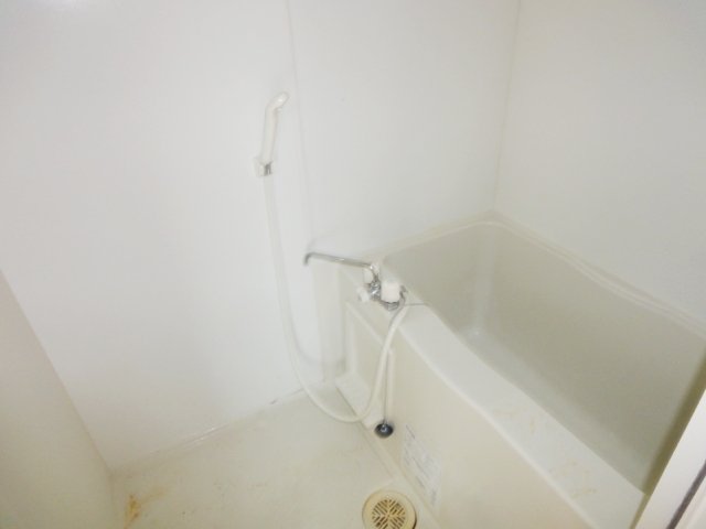 バス・シャワールーム　同物件、別号室のものです。