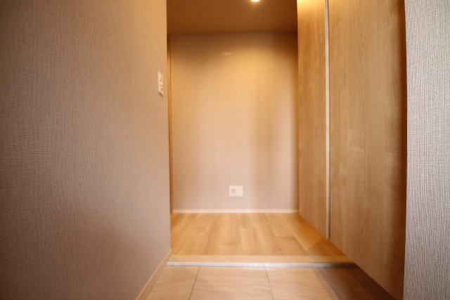 玄関　※別室の参考写真の為、現況優先です。