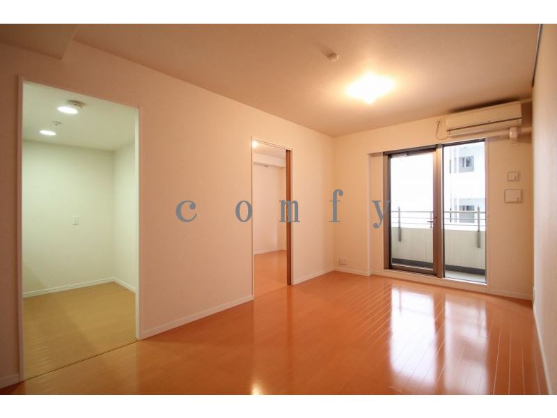 居室・リビング　床暖房付きのリビングダイニング