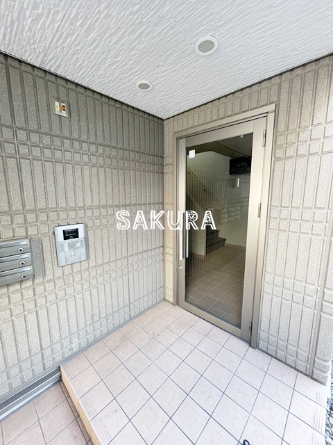 エントランス　管理の行き届いたエントラスです♪