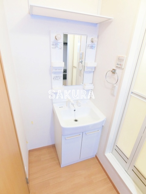 洗面設備　身支度に欠かせない独立洗面台♪