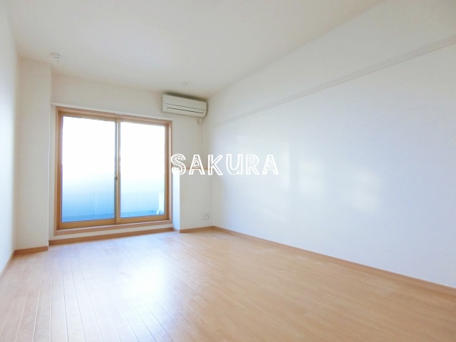 居室・リビング　使いやすい形の為、レイアウトを楽しめます♪