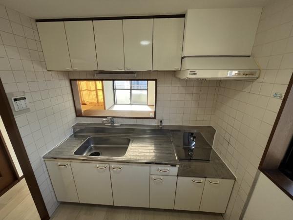 キッチン　ガスコンロは持ち込んで下さい。