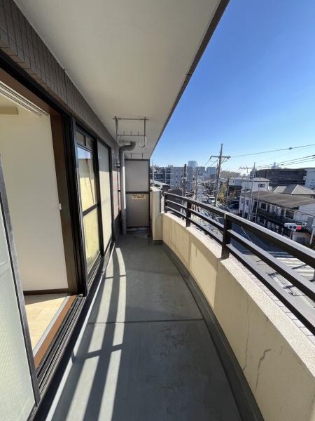 バルコニー　日当たりいいです！