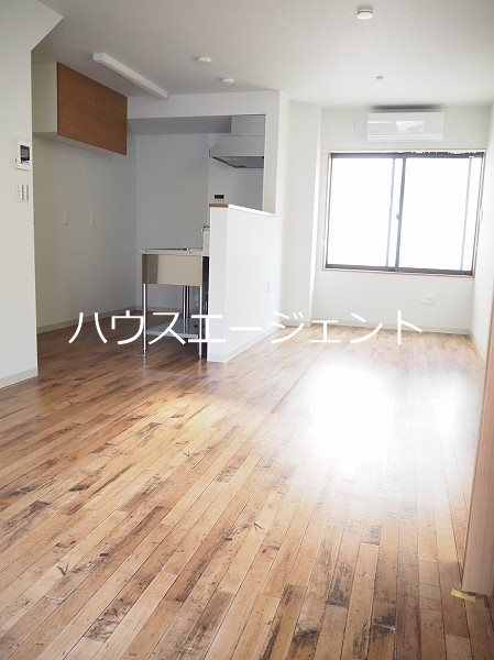 居室・リビング　1階部分がリビングです