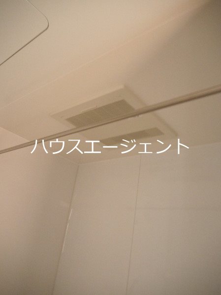 バルコニー　浴室乾燥機付きです