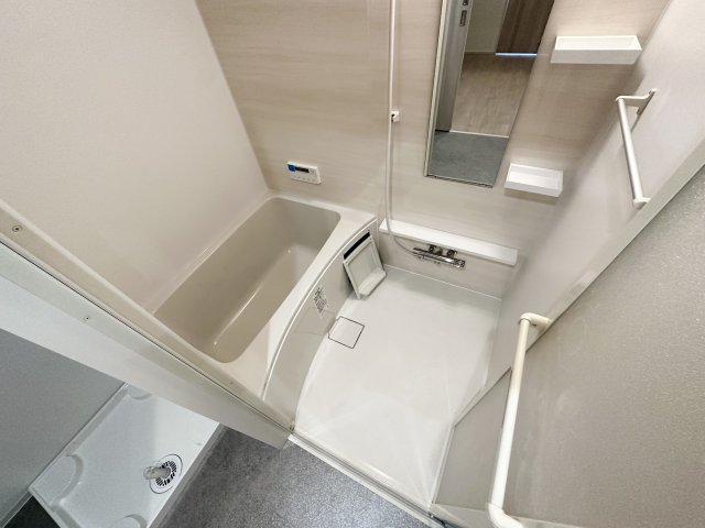 バス・シャワールーム　追い焚き・浴室乾燥機付き♪