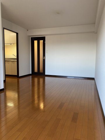 居室・リビング　ゆったり過ごせる居間です