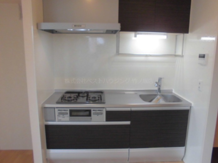 キッチン　3口コンロ・グリル付きです★