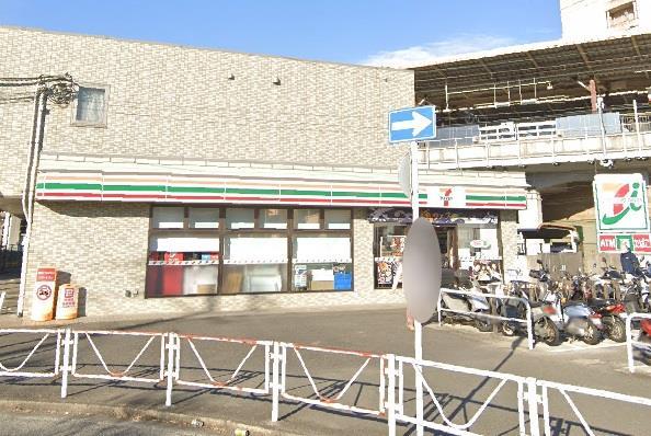 コンビニ　セブンイレブン新横浜駅南口店（コンビニ）まで658m