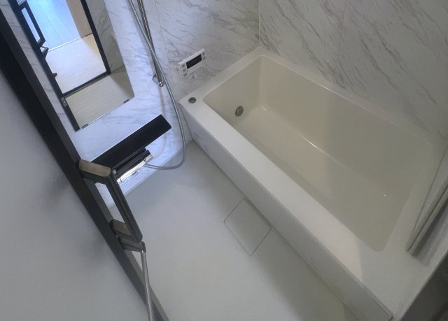 バス・シャワールーム　雨の日でも安心の浴室乾燥機付きです♪