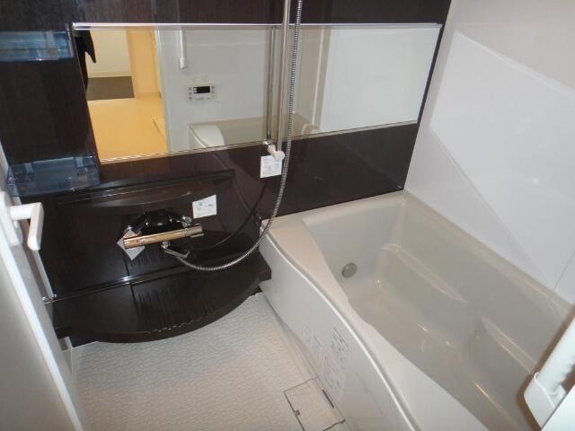 バス・シャワールーム　ゆったり過ごせるお風呂です