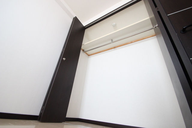 収納　※他部屋の写真です。