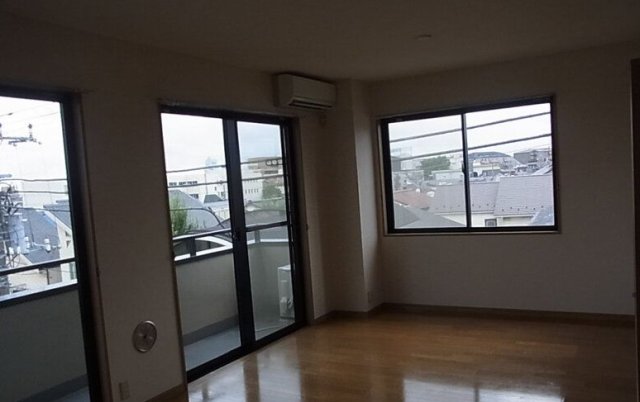 居室・リビング　明るい居間☆