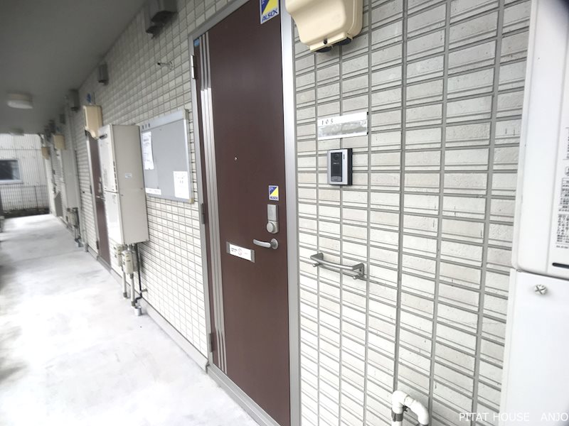 玄関　同物件別部屋
