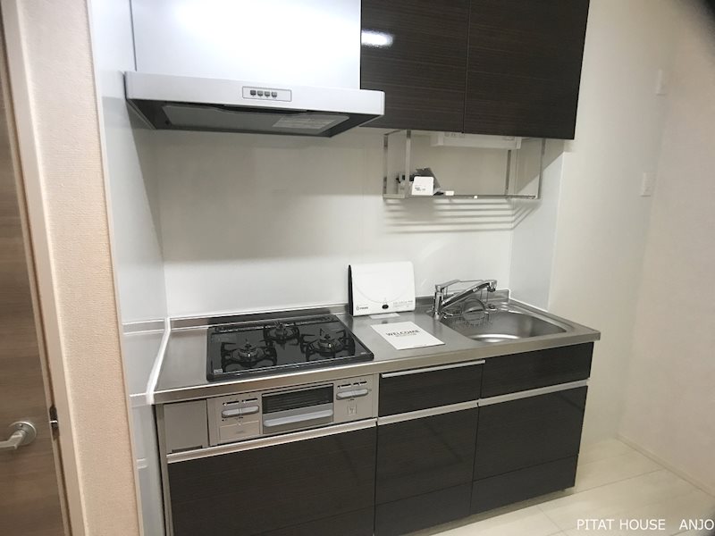 キッチン　同物件別部屋