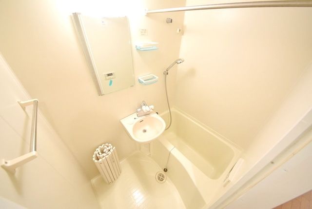 バス・シャワールーム　きれいなバスルーム