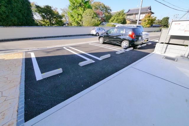 駐車場　敷地内駐車場