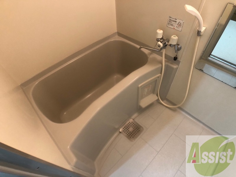 バス・シャワールーム　お風呂です。ゆっくりお風呂につかるのも体に良いですね～