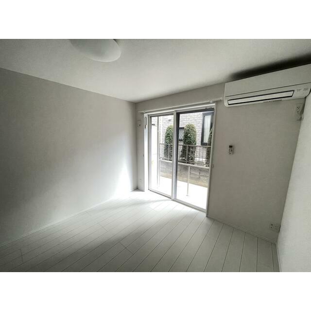 居室・リビング　居室とキッチンが分かれた暮らしやすい間取♪