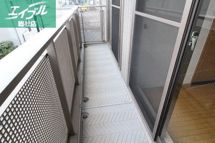 バルコニー　広々バルコニー