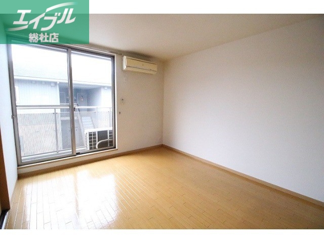 居室・リビング　リビング広々