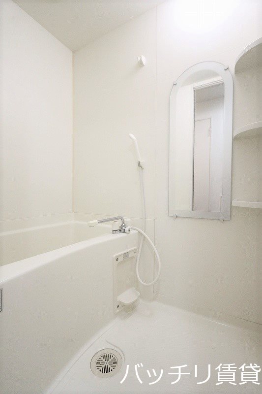 バス・シャワールーム　※同型タイプの為、現状優先