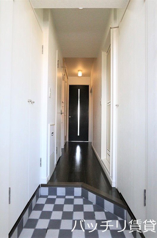 玄関　※同型タイプの為、現状優先