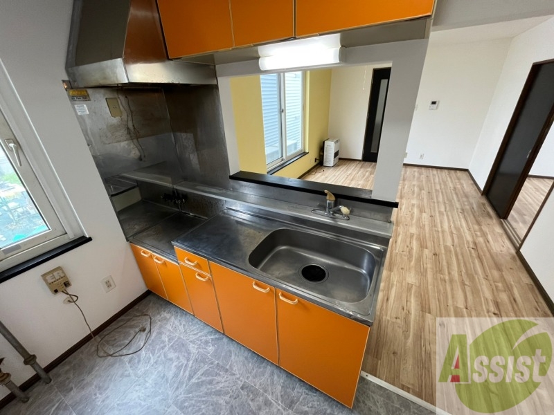 キッチン　キッチンです。ご自身でコンロを設置していただけます。