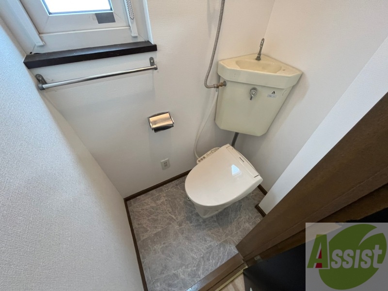 トイレ　トイレです。ウォシュレット付を探している方、おすすめです。