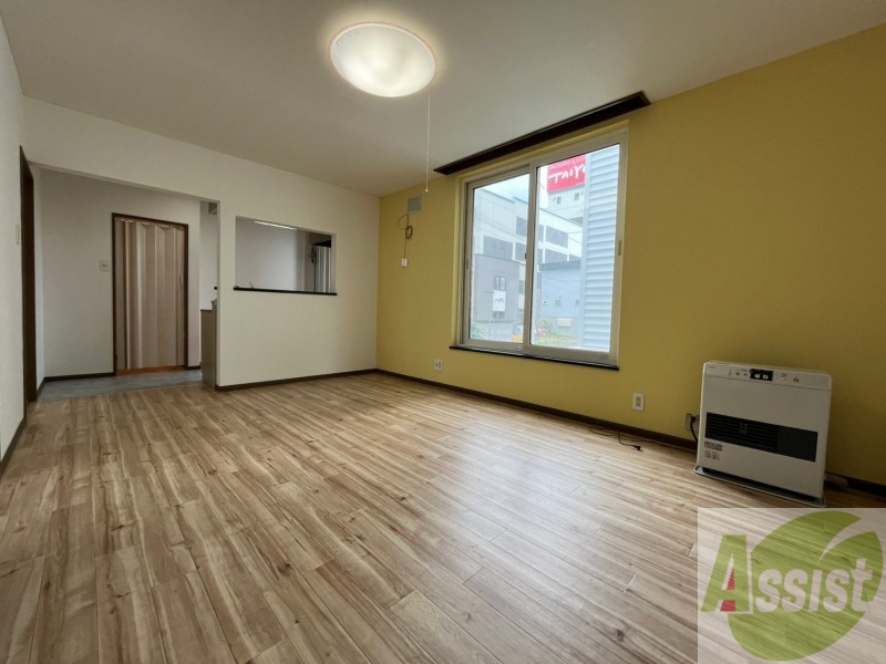 居室・リビング　広くてキレイなお部屋が広がっていて、充実した生活が送れそう。