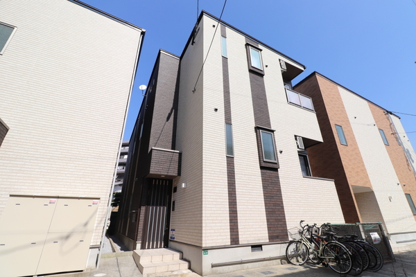 建物外観　外観は落ち着いています