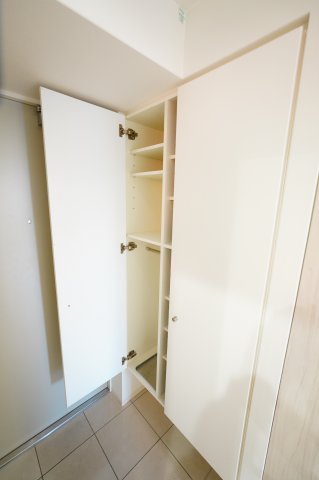 玄関　※別号室参考画像