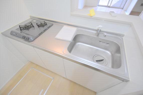 キッチン　オシャレなシステムキッチン。お料理好きには嬉しいですね。