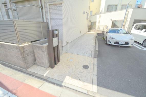 エントランス　綺麗なエントランスです。