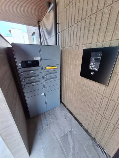 セキュリティ　便利な宅配ＢＯＸ　オートロック付マンション