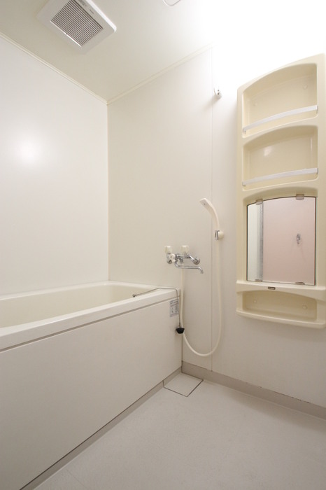 バス・シャワールーム　212 浴室