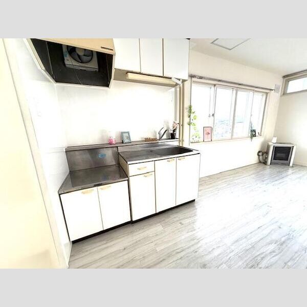 キッチン　広々キッチン