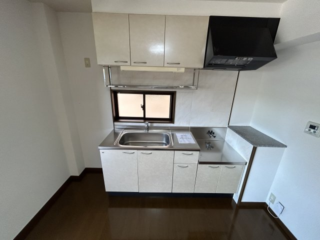 キッチン　きれいなキッチンです ※反転の場合がございます。