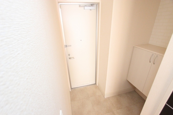 玄関　玄関にはシューズボックス付いてます