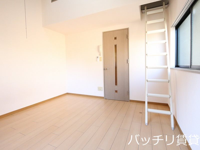 居室・リビング　同型タイプの為、現状を優先致します。