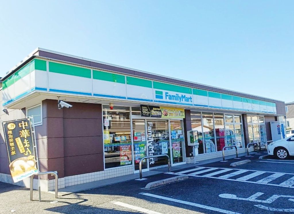 コンビニ　ファミリーマート越谷大林店（コンビニ）まで430m